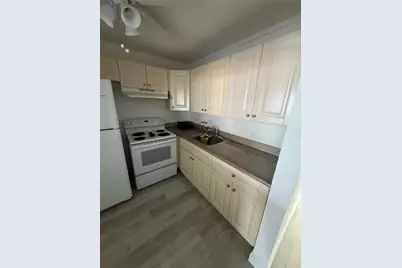 295 Newport T #295, Deerfield Beach, FL 33442 - Photo 9