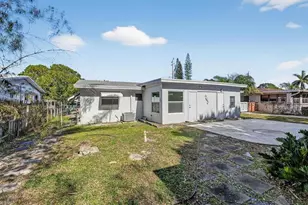 1632 NE 33rd St, Oakland Park, FL 33334 - Photo 5