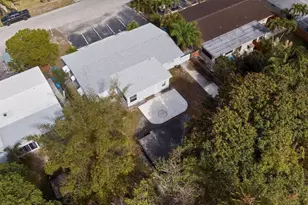 1632 NE 33rd St, Oakland Park, FL 33334 - Photo 25