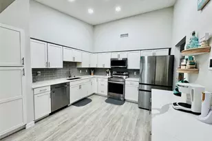 3216 S Lakeview Cir, Fort Pierce, FL 34949 - Photo 15