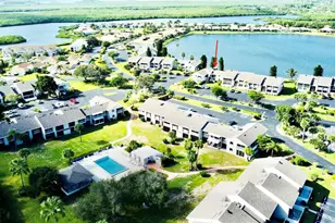 3216 S Lakeview Cir, Fort Pierce, FL 34949 - Photo 5