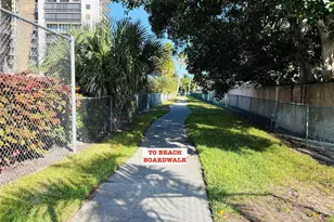 3216 S Lakeview Cir, Fort Pierce, FL 34949 - Photo 35