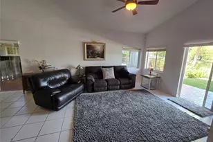 10061 NW 2nd St, Plantation, FL 33324 - Photo 11