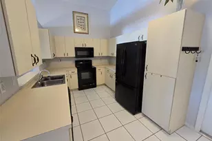 10061 NW 2nd St, Plantation, FL 33324 - Photo 13