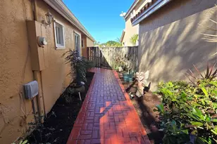 10061 NW 2nd St, Plantation, FL 33324 - Photo 5