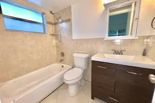 1021 NW 45th St, Lighthouse Point, FL 33064 - Photo 9