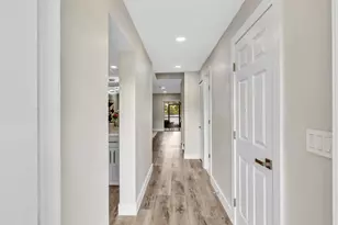 1381 NW 99th Ave, Hollywood, FL 33024 - Photo 9