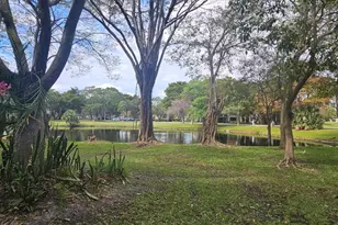 2214 S Cypress Bend Dr, Pompano Beach, FL 33069 - Photo 15