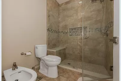 14251 NW 83rd Avenue, Hialeah, FL 33016 - Photo 17