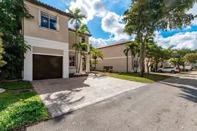 14251 NW 83rd Avenue, Hialeah, FL 33016 - Photo 5