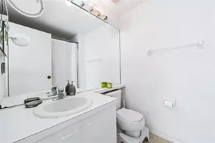 11000 Middle Golf Ct, Tamarac, FL 33321 - Photo 19