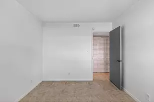 117 Lake Emerald Dr, Oakland Park, FL 33309 - Photo 7