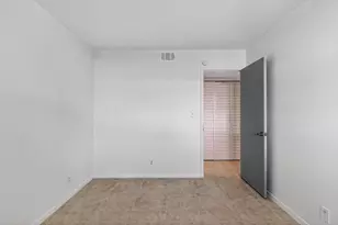 117 Lake Emerald Dr, Oakland Park, FL 33309 - Photo 9