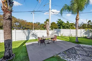 2601 NE 8th Ct, Pompano Beach, FL 33062 - Photo 9