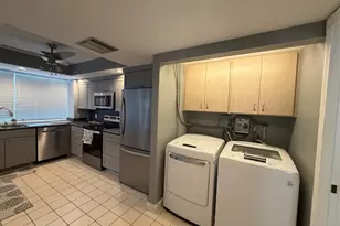 8112 Northboro Ct, West Palm Beach, FL 33406 - Photo 9