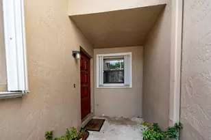 9641 Riverside Dr, Coral Springs, FL 33071 - Photo 5