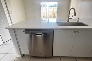 2304 SE 23rd Ave, Homestead, FL 33035 - Photo 7