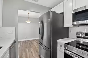 8845 NW 14th St, Plantation, FL 33322 - Photo 13