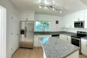 801 NE 36th St, Oakland Park, FL 33334 - Photo 9