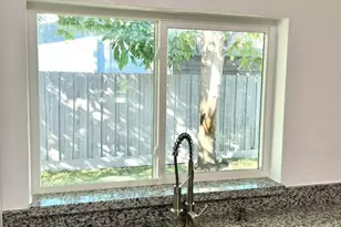 801 NE 36th St, Oakland Park, FL 33334 - Photo 15