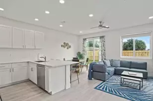 1547 W 26th Ct, Riviera Beach, FL 33404 - Photo 5