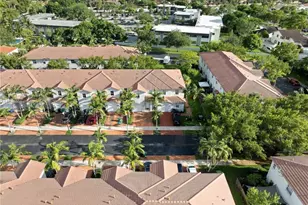 1041 NE 208th St, Miami, FL 33179 - Photo 29