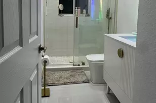 1041 NE 208th St, Miami, FL 33179 - Photo 15