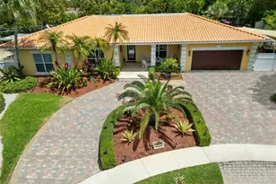 16686 Golfview Dr, Weston, FL 33326 - Photo 1