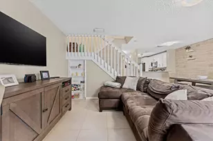 20815 NW 2nd St, Pembroke Pines, FL 33029 - Photo 5