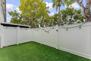 20815 NW 2nd St, Pembroke Pines, FL 33029 - Photo 33