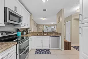 20815 NW 2nd St, Pembroke Pines, FL 33029 - Photo 1