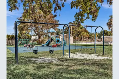 6831 NW 81st Place, Tamarac, FL 33321 - Photo 51