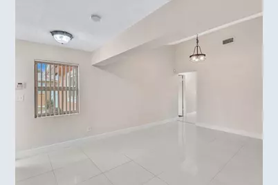 6831 NW 81st Place, Tamarac, FL 33321 - Photo 9