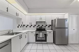 900 SW 142nd Ave, Hollywood, FL 33027 - Photo 9