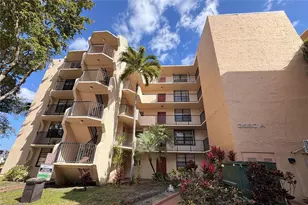 3590 Blue Lake Dr, Pompano Beach, FL 33064 - Photo 15