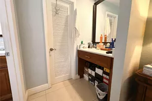 271 S Hollybrook Dr, Pembroke Pines, FL 33025 - Photo 15