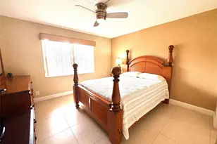 271 S Hollybrook Dr, Pembroke Pines, FL 33025 - Photo 3