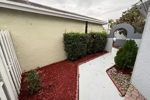 4345 SW 72nd Terrace, Davie, FL 33314 - Photo 5