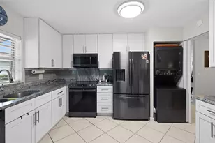 943 Savannas Point Dr, Fort Pierce, FL 34982 - Photo 3