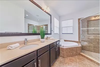 8362 NW 39th Court, Hollywood, FL 33024 - Photo 13