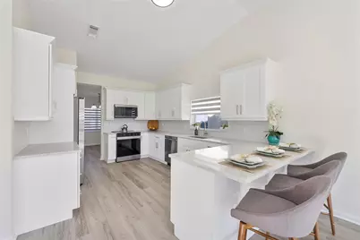 131 NW 187th Avenue, Pembroke Pines, FL 33029 - Photo 15