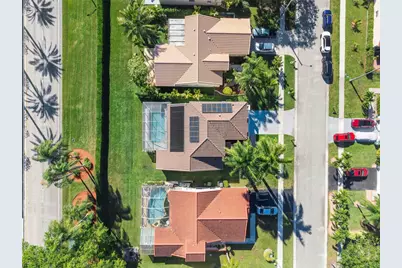 131 NW 187th Avenue, Hollywood, FL 33029 - Photo 5