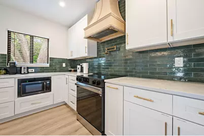 648 NE 16th Terrace, Fort Lauderdale, FL 33304 - Photo 9