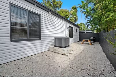 648 NE 16th Terrace, Fort Lauderdale, FL 33304 - Photo 17