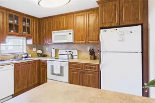 381 S Hollybrook Dr, Pembroke Pines, FL 33025 - Photo 5