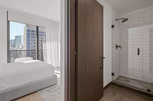 398 NE 5th St, Miami, FL 33132 - Photo 21