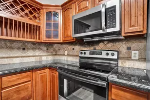 4872 NW 95th Ave, Sunrise, FL 33351 - Photo 3