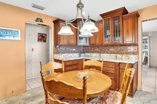 8991 SW 49th St, Cooper City, FL 33328 - Photo 13