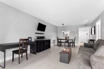 9700 Sunrise Lakes Boulevard #101, Sunrise, FL 33322 - Photo 9