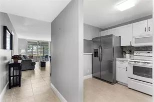 9700 Sunrise Lakes Blvd, Sunrise, FL 33322 - Photo 3